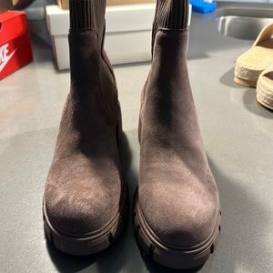 Steve Madden boots brand new